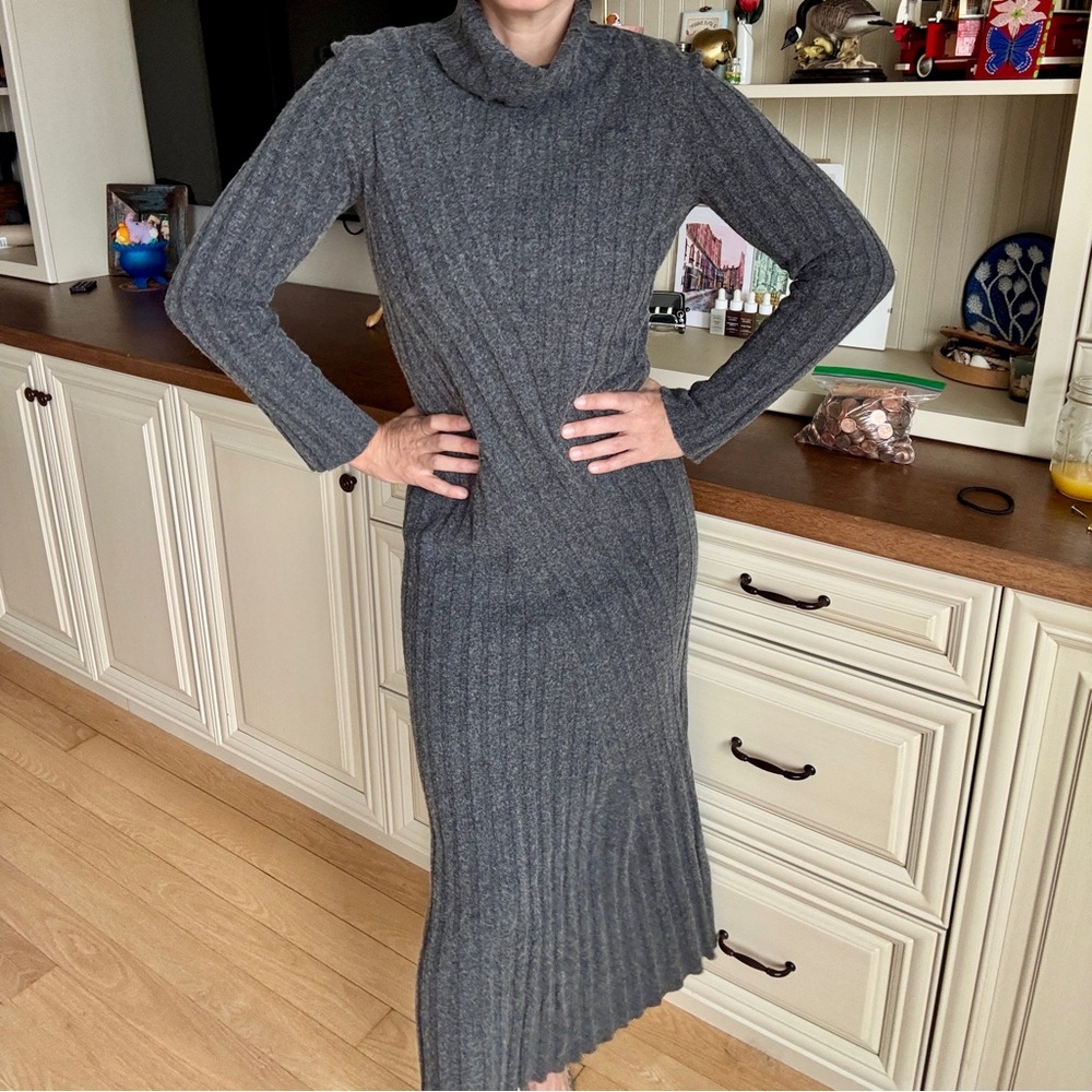 Elie Tahari Gray Maxi Dress
